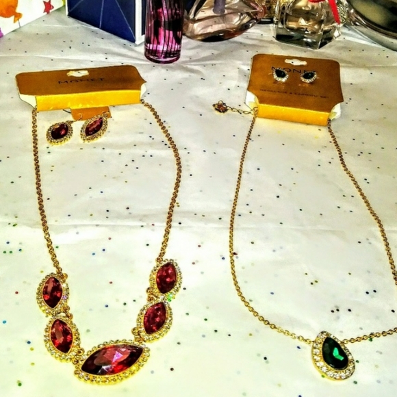 Monet Gold Social Necklace w/Matching Earrings NWT - Picture 10 of 16